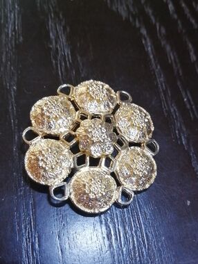 Sarah Coventry Floral Vintage Brooch